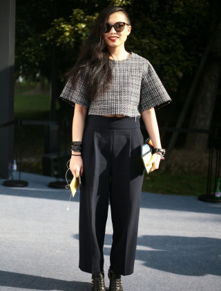 crop top sur pantalon taille haute (1)