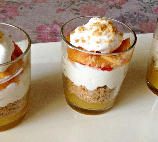 Verrine compote de pomme, mascarpone et pêches cover