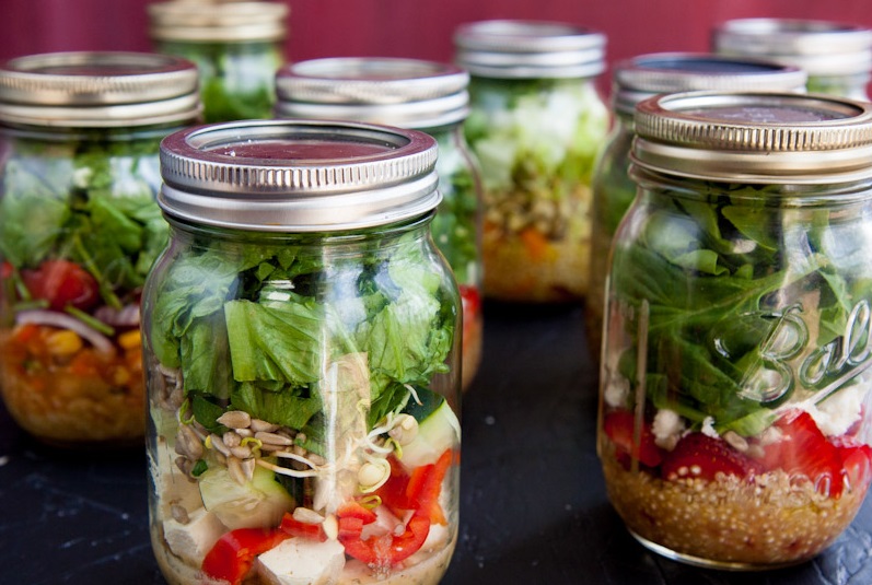 lunch box salad in a jar
