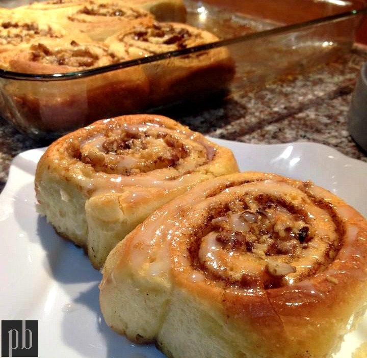 Cinnamon rolls (3)