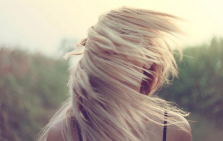 Cheveux blonds et châtain clair, comment préserver et raviver votre couleur naturelle cover