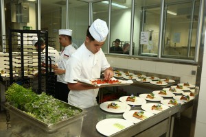 Othmane Dahraoui, Premier chef Algérien à la tête des cuisines du Meridien d'Oran (15)