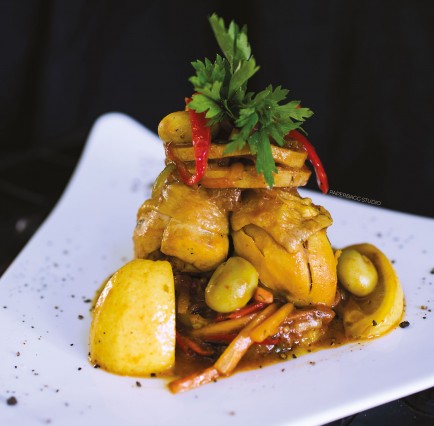 Tajine de Tchekchouka de Poulet aux Olives (Façon Basquaise)